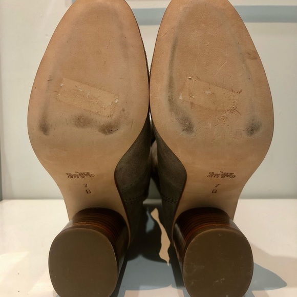 Coach: Women’s Suede Heeled Calf Boot Size: 7 - Picture 8 of 9